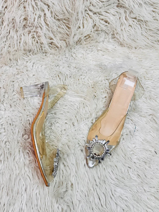 Ella heel