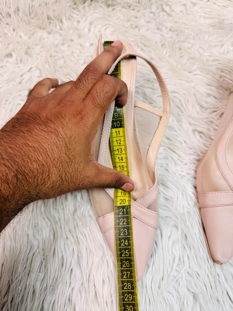 Fawn heel pumps style