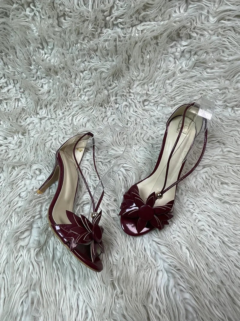 Ideas (Factory leftover) Maroon heel