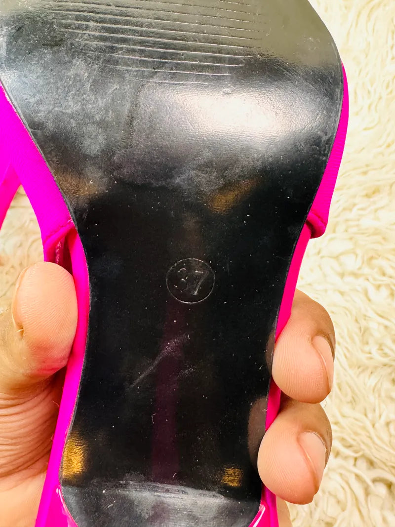 Pinkish Heel
