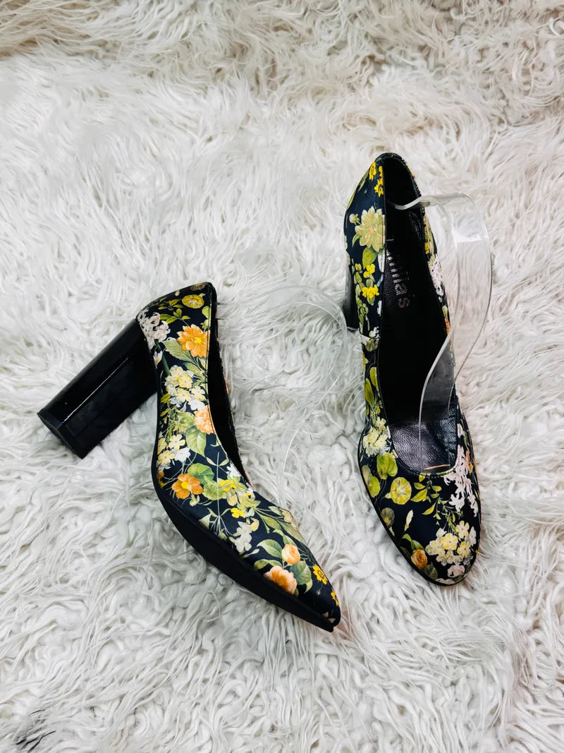 Camila’s Floral print Heel