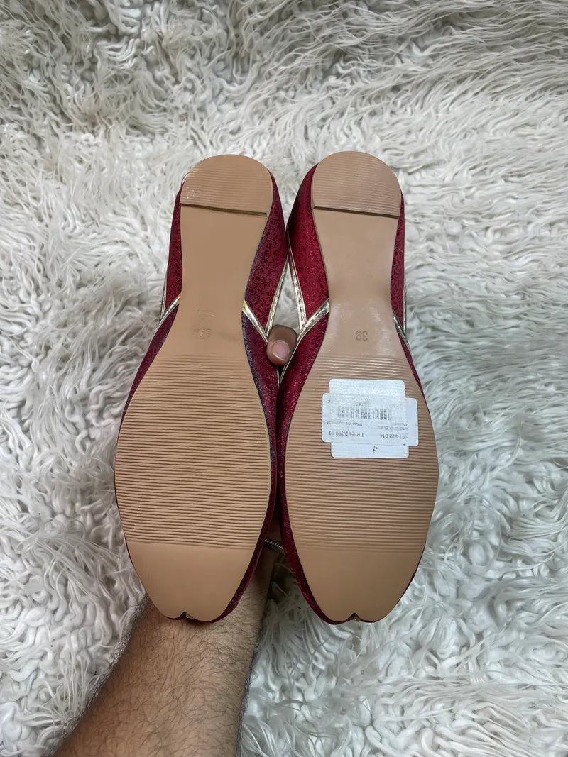 Royal red Khussa Kaaj By Ideas