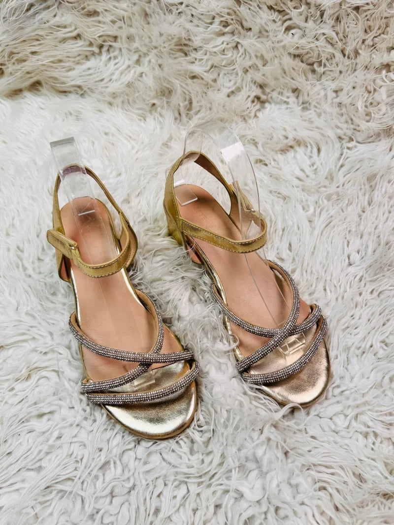 Celeste golden heel
