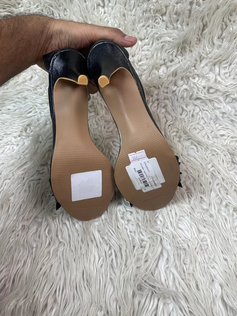 Ideas (Factory leftover) Black heel