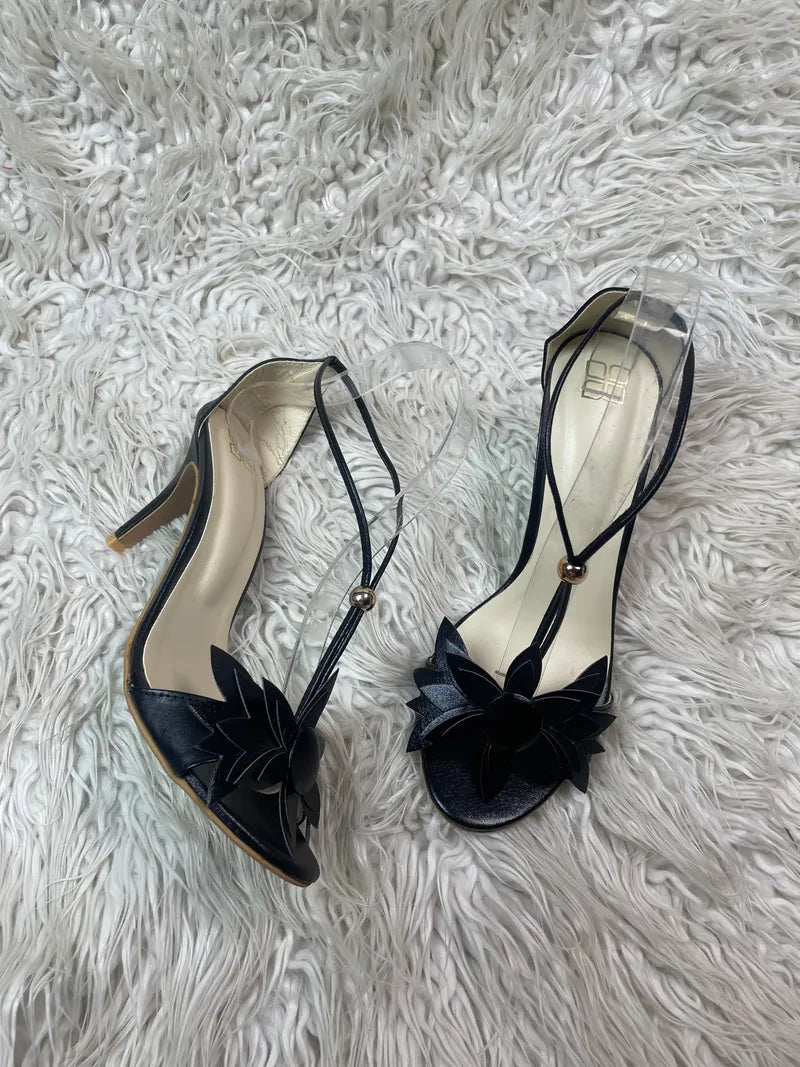 Ideas (Factory leftover) Black heel