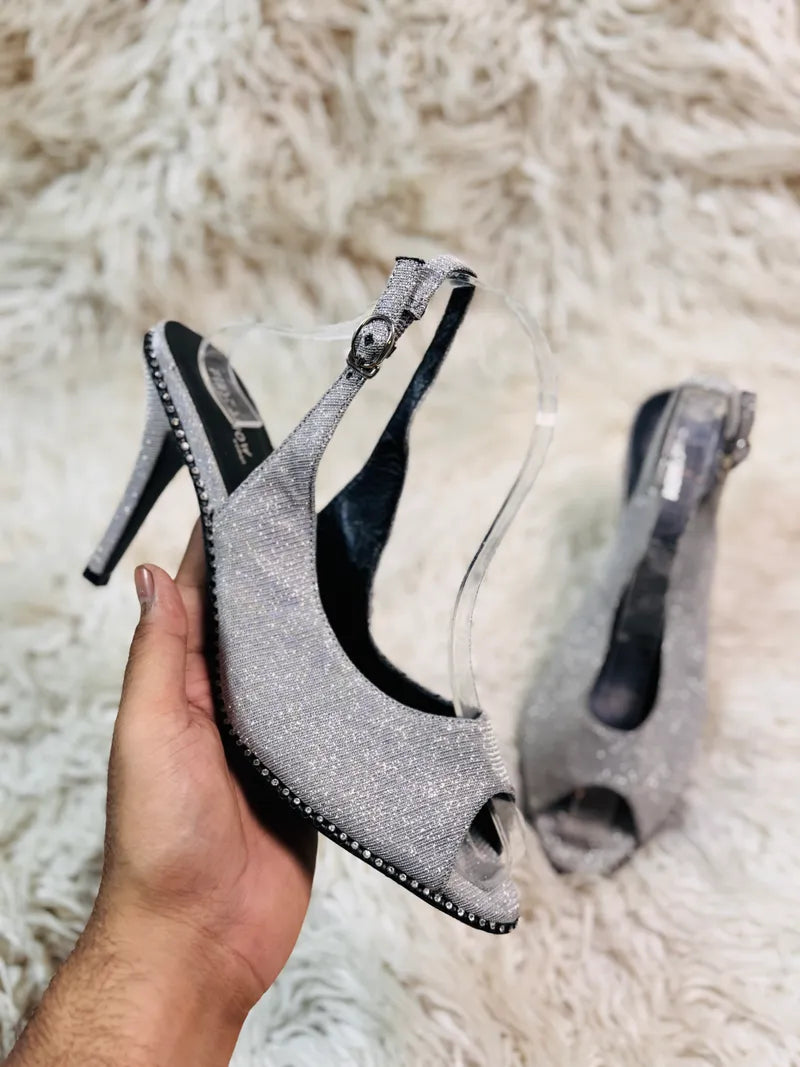 First Show Silver Heel