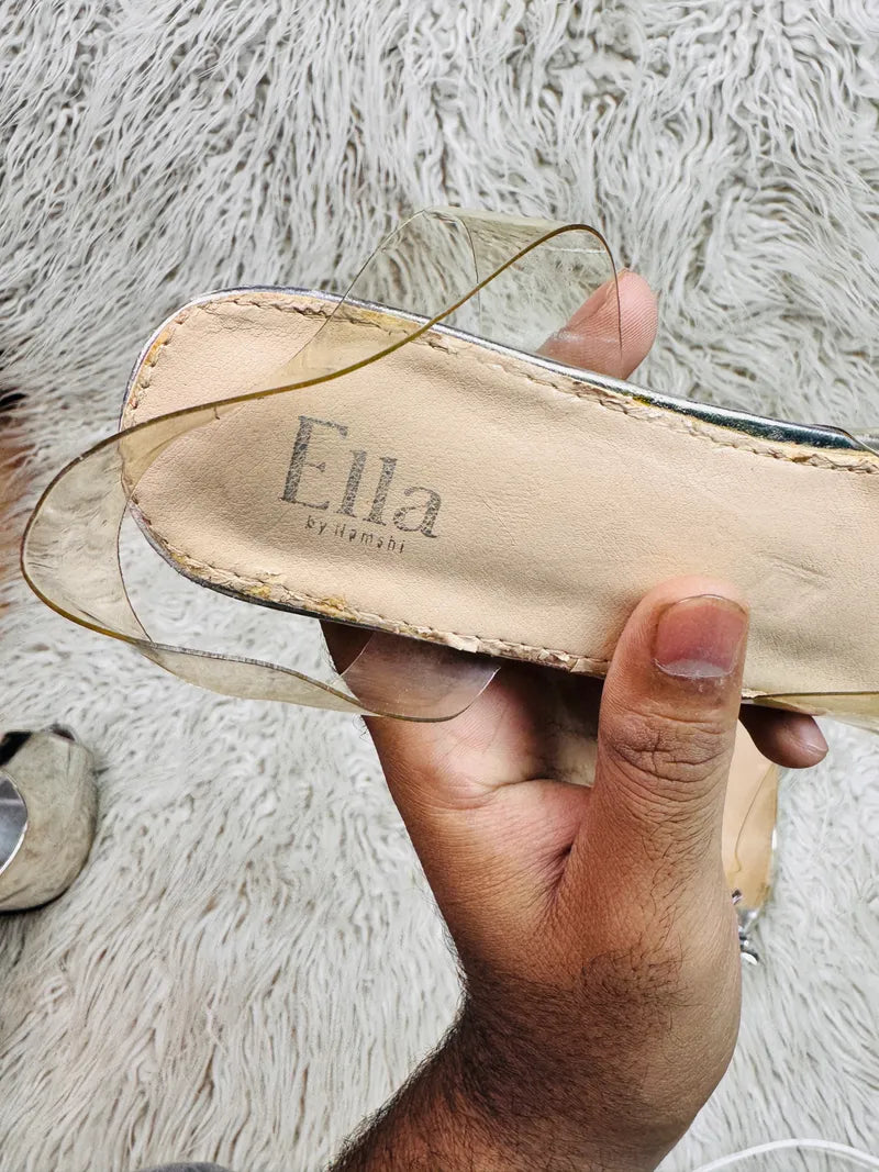 Ella heel