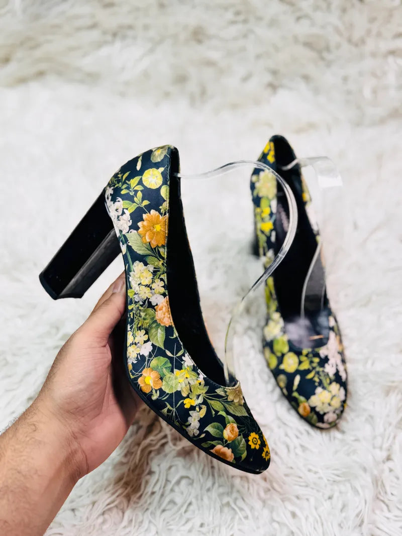 Camila’s Floral print Heel