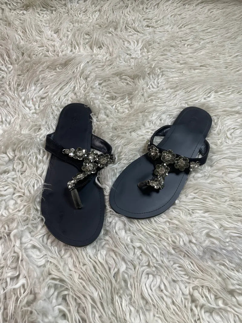Kaaj By Ideas Black Flat