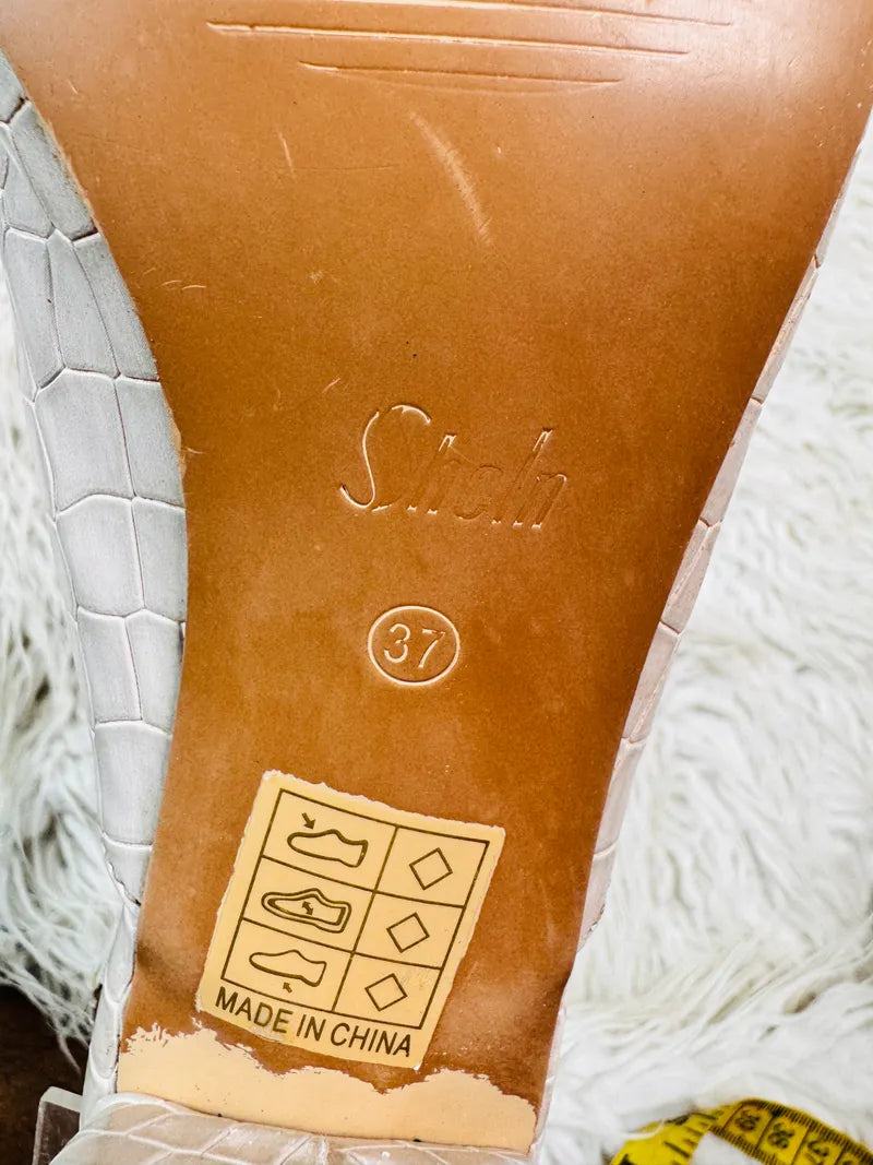 Sheln Textured Sandal