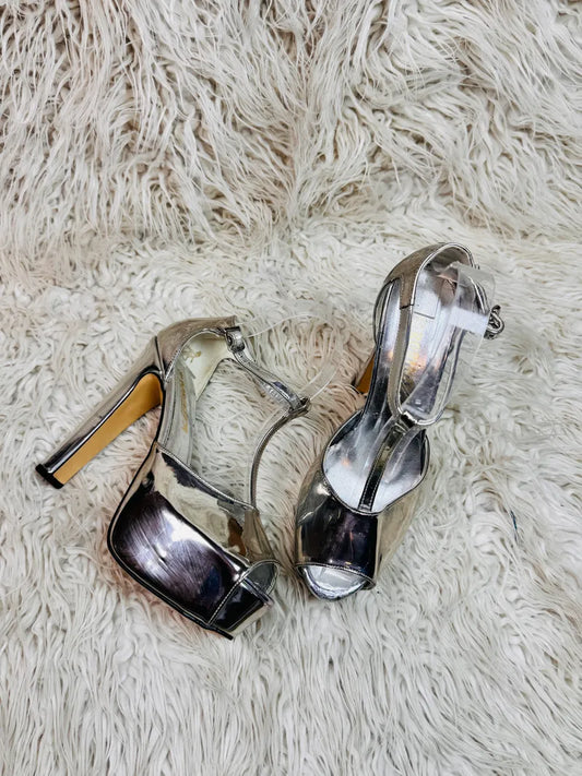 Robinson silver heel