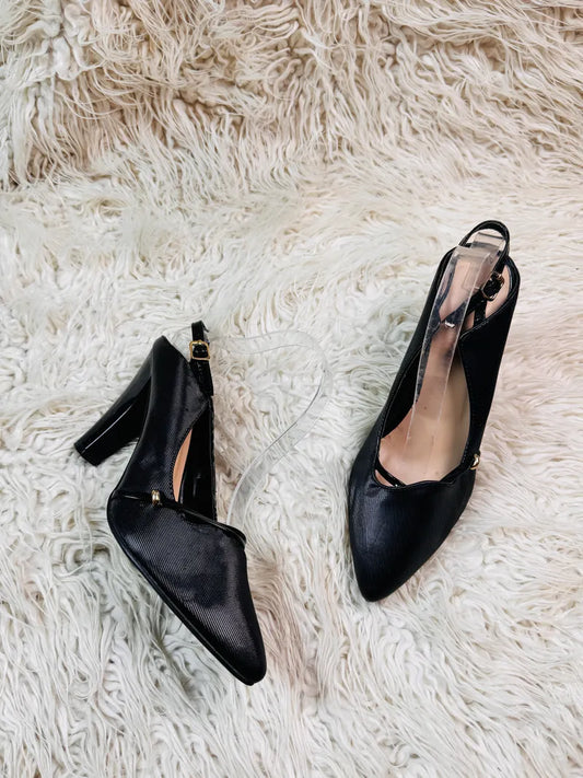Vs Black  Textured Pumpy Style Heel