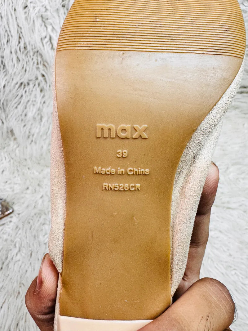 Max heel fawn