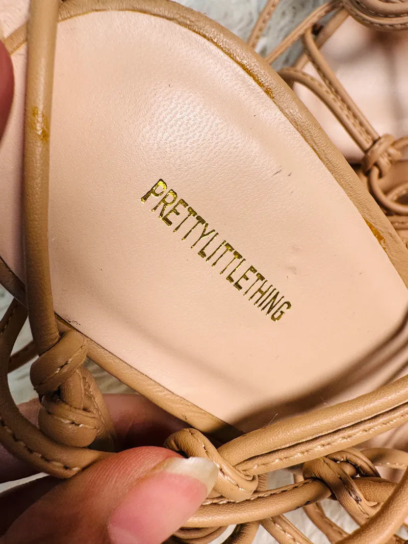 Pretty Little Things (39.5)