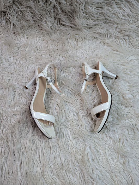 Unisa White Heel