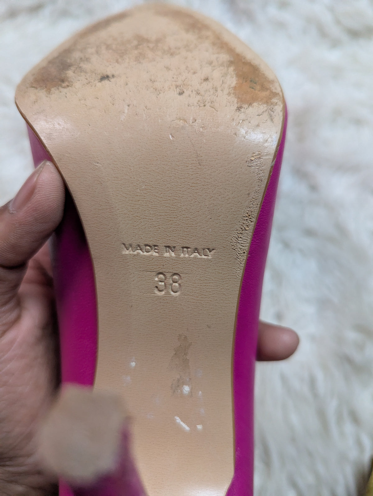 Rebecca yan Dik Shocking pink heel