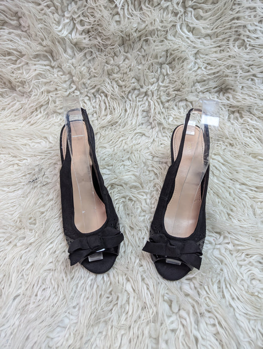 East5th black heel