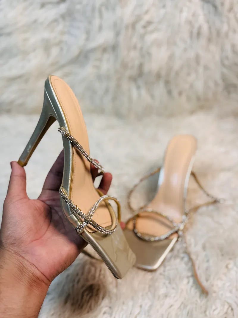 Silver Heels (39)