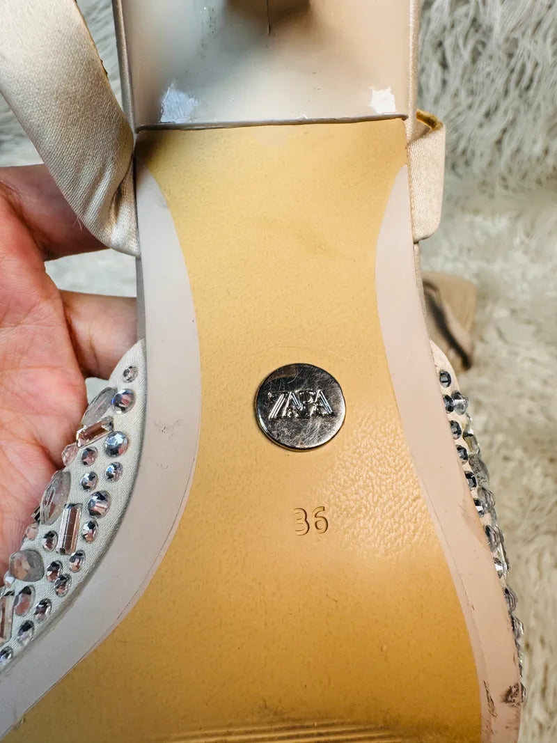 Zara (36)