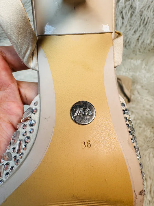 Zara (36)
