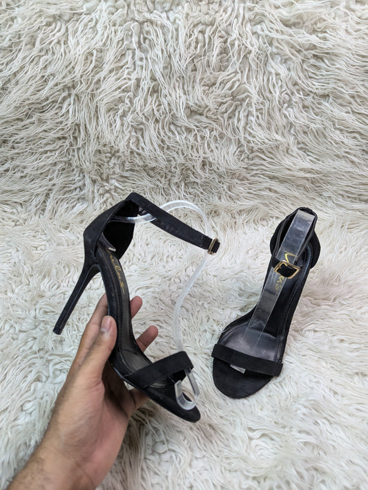 Lulus Black pencil heel