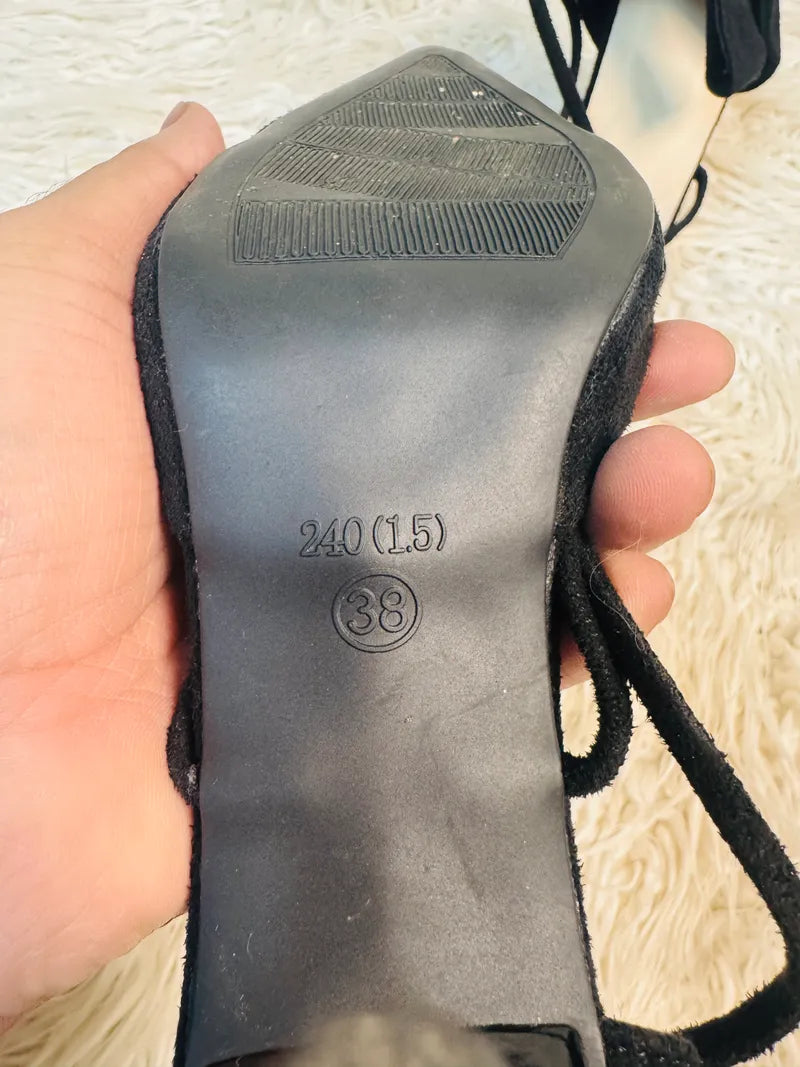 Black Heel (38)