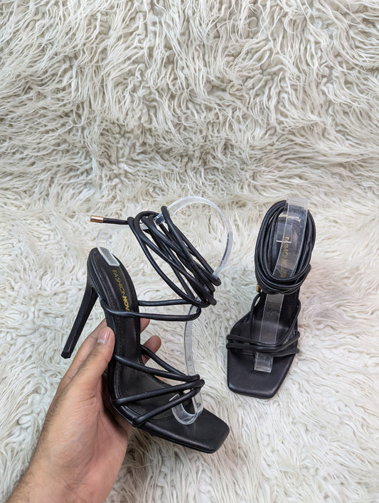 FAISHIONNOVA BLACK PENCIL HEEL