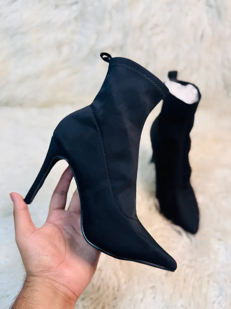 Zara (35.5)