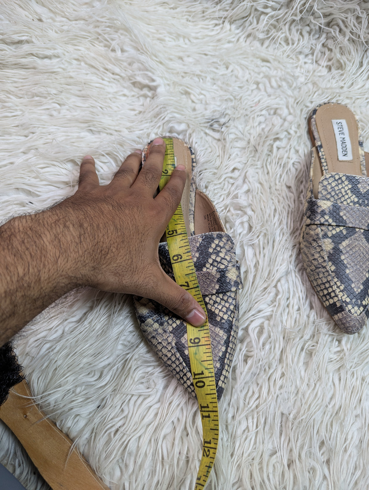 Steve Madden snake style pumps