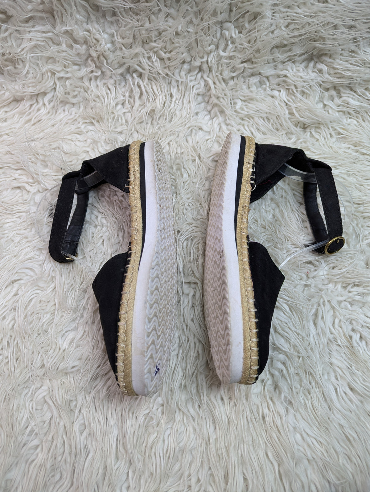Time and Tru women's espadrille shoes with a memory foam insole