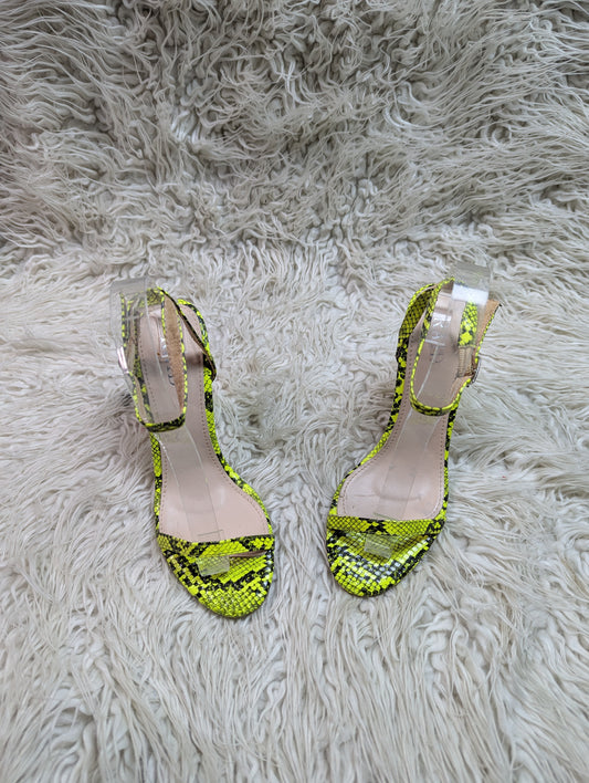 Raid Snake style neon green block heel