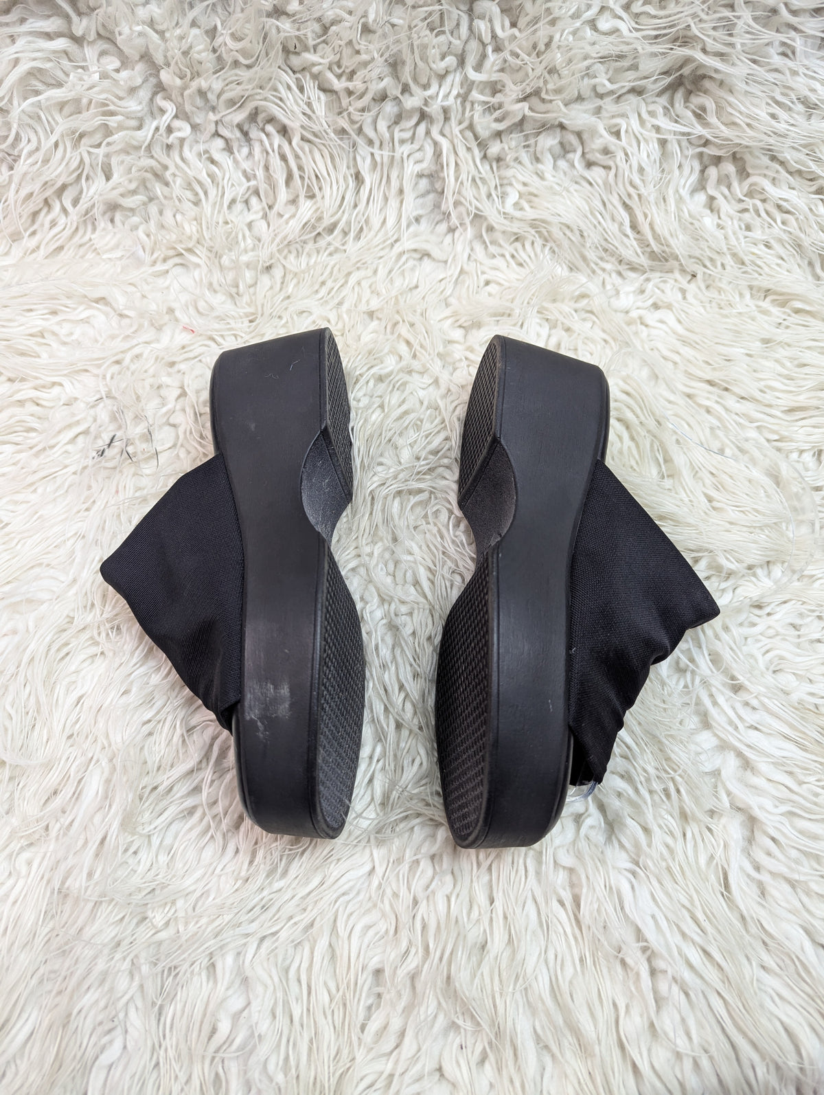STEVE MADDEN black Slipper