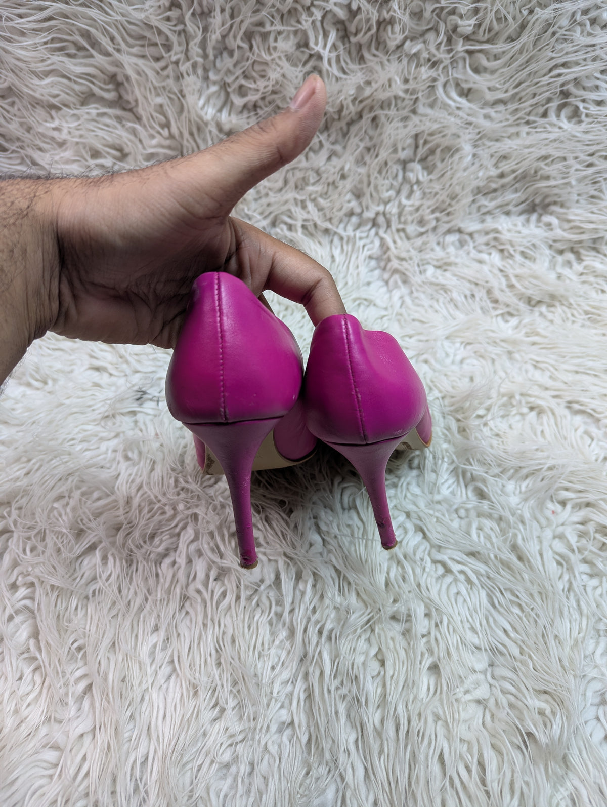 Rebecca yan Dik Shocking pink heel