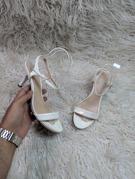 Unisa White Heel