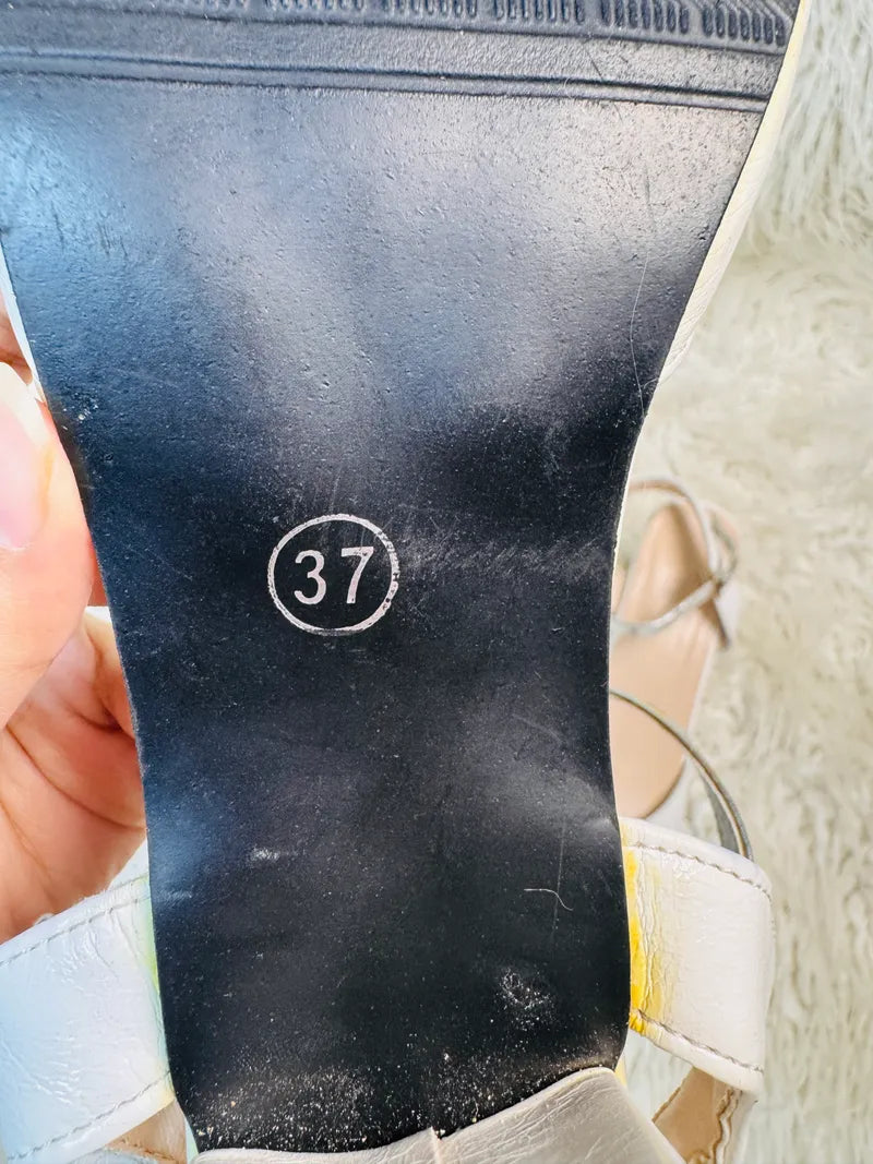 White Heel Size (37)