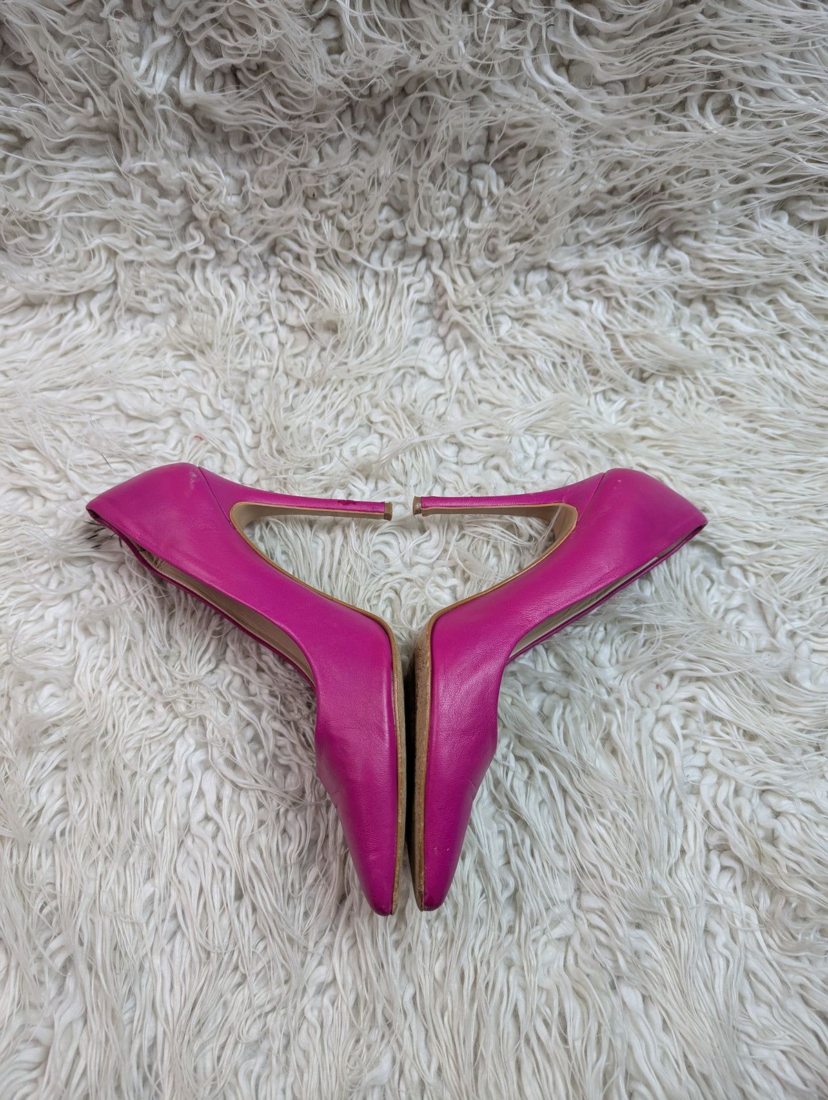 Rebecca yan Dik Shocking pink heel