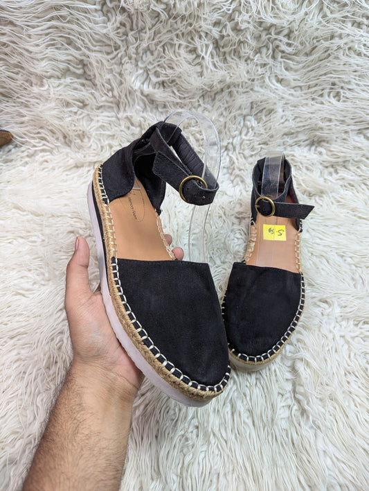 Time and Tru women's espadrille shoes with a memory foam insole