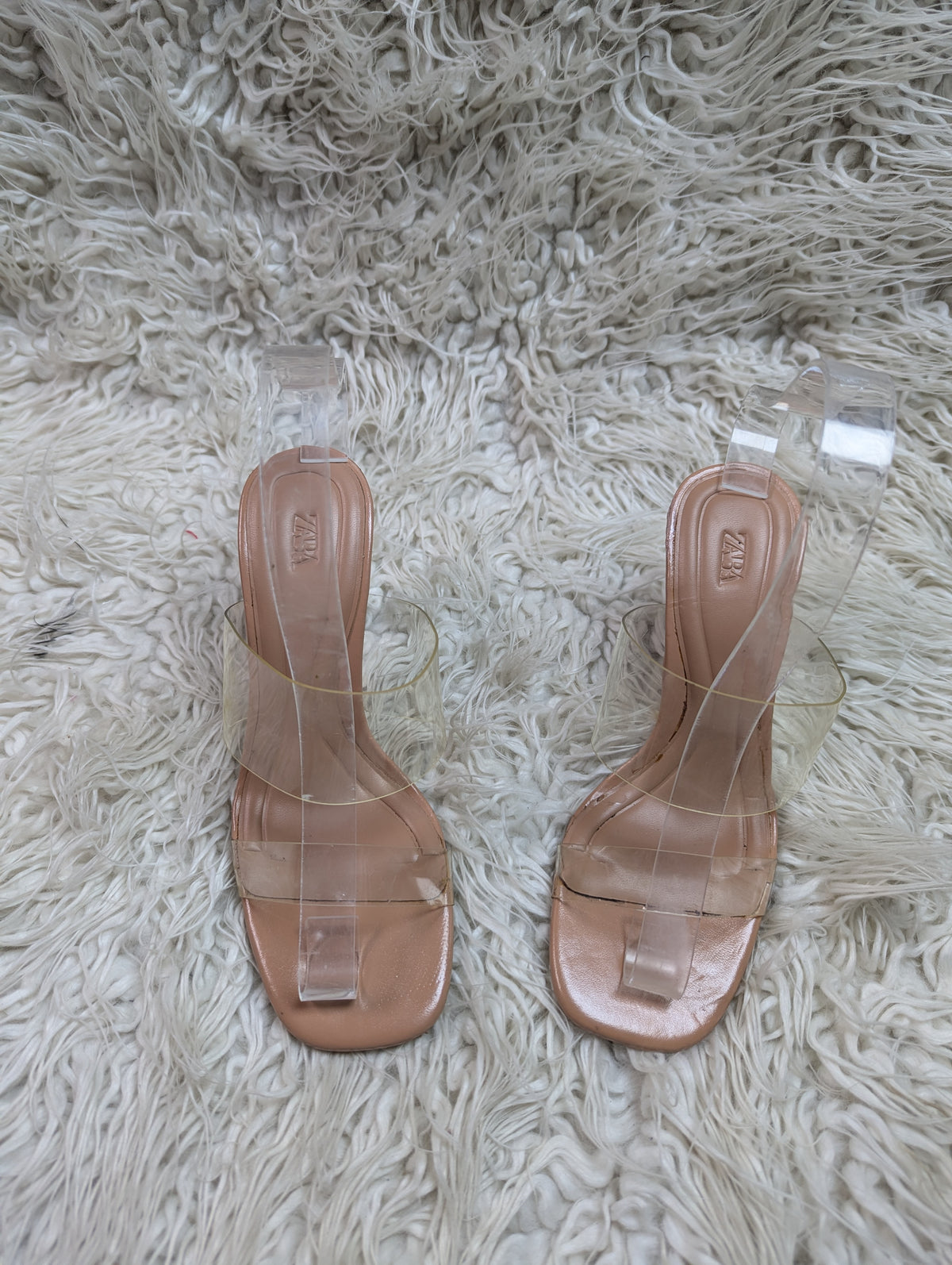 Zara Fawns heel