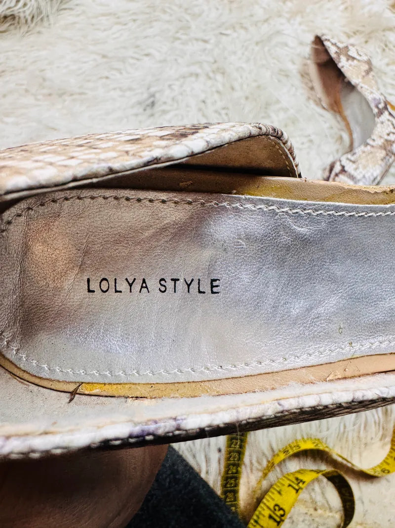 Lolya style snake heel